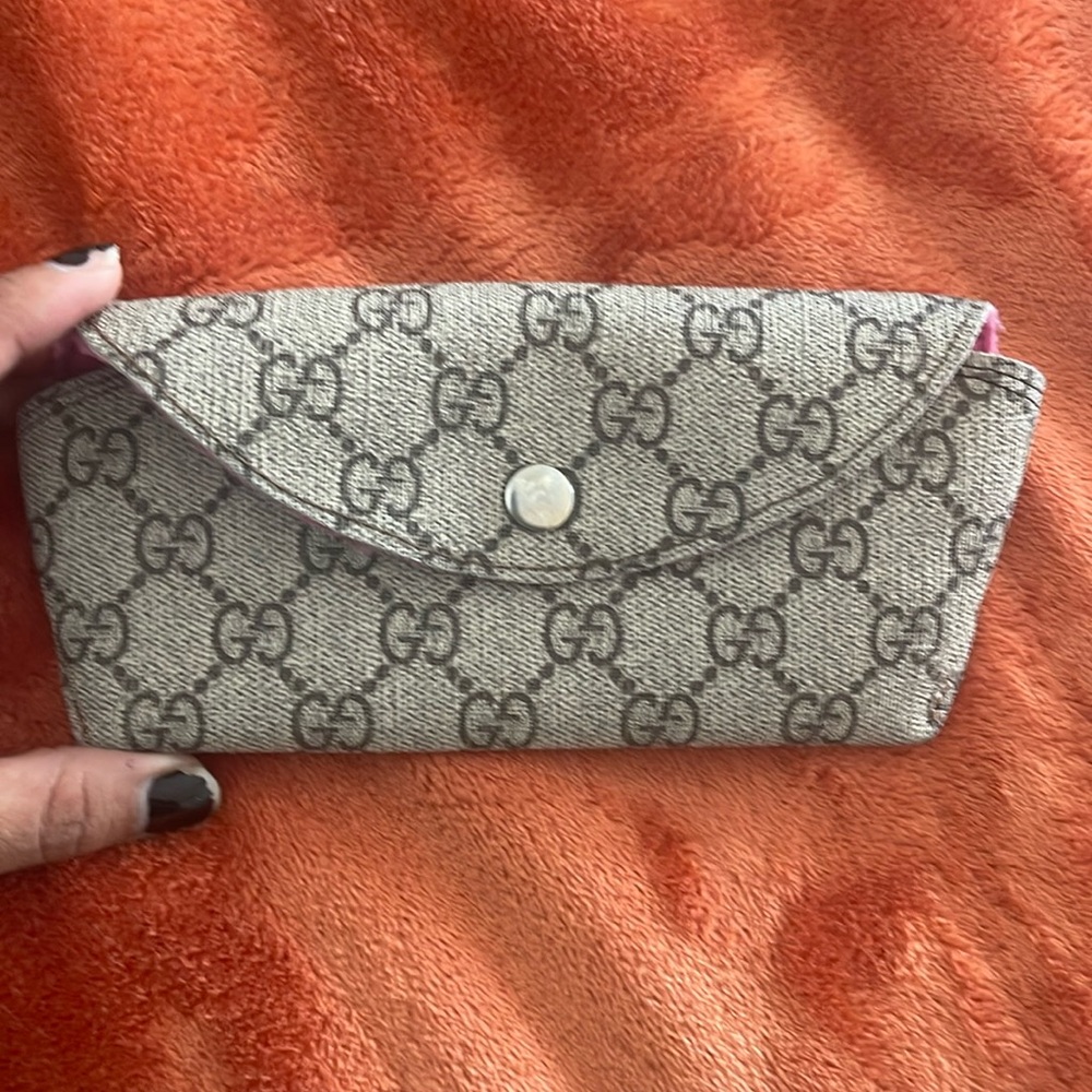 Sunglasses case